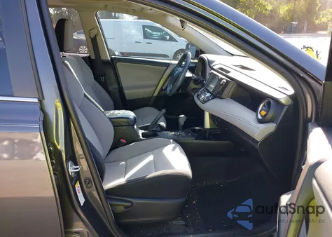 2017 Toyota Rav4 Xle z USA, uszkodzony, nr VIN 2T3WFREV7HW381936